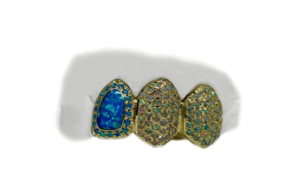 3 Teeth Opal Grillz (18K, Yellow Gold)